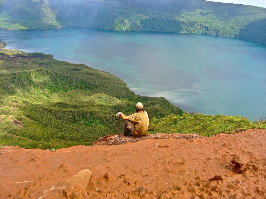 homme sur une île déserte