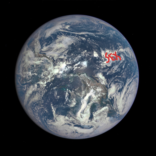 Photo officielle de la NASA avec un traitement couleur de ma part sur les nuages